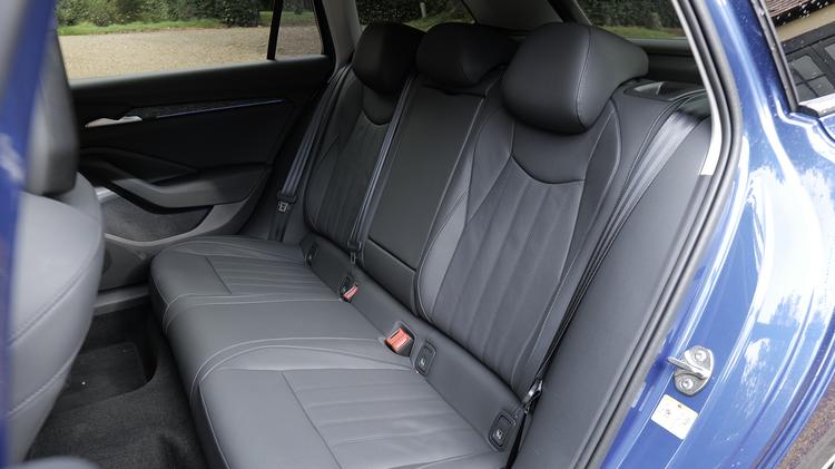 SKODA SUPERB HATCHBACK 2.0 TSI 204 Laurin + Klement 5dr DSG